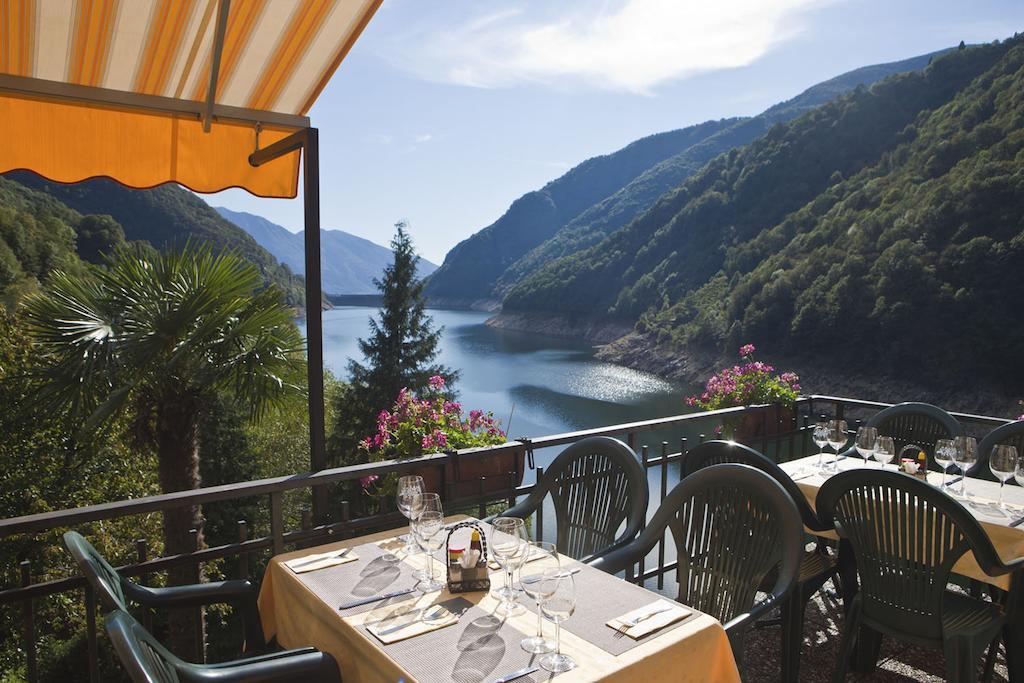 Hotel Al Lago Vogorno Exterior photo